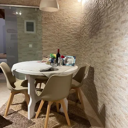 Σπίτι διακοπών μονοκατοικία στη μηλιά κυνοπιαστων κέρκυρας *